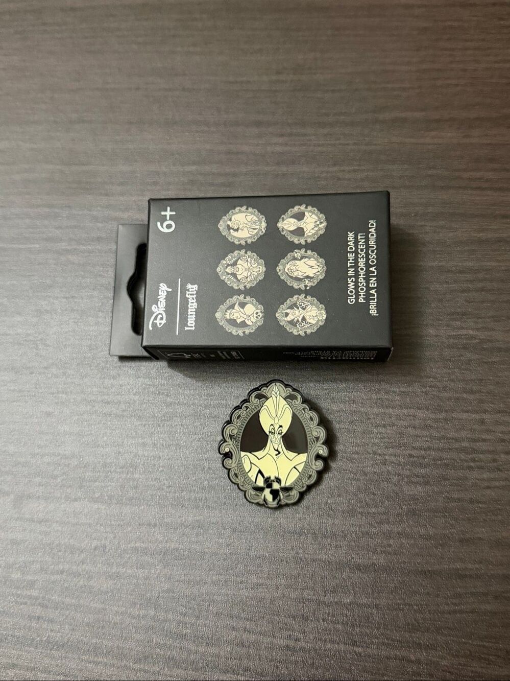 Loungefly Disney Villains Cameos Glow-in-the-Dark Blind Box Enamel Pin - Jafar